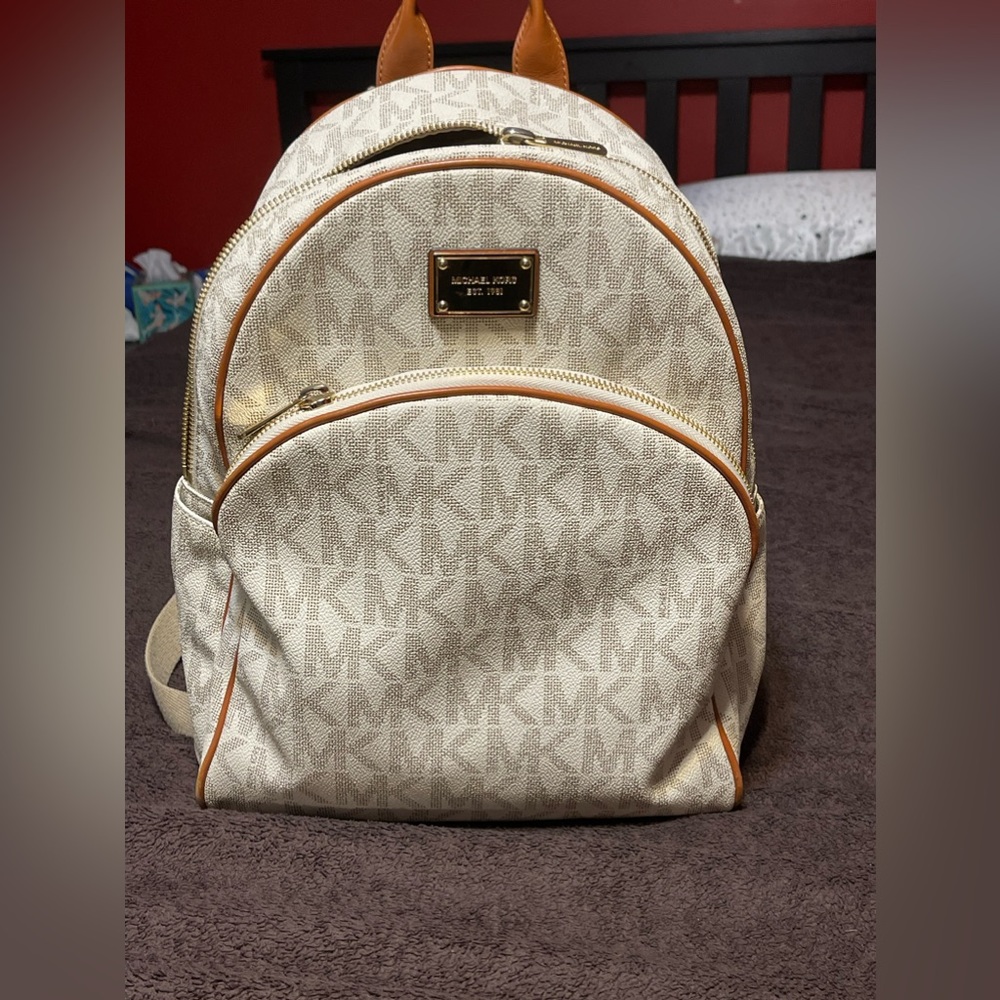 Micheal Kors book bag/purse